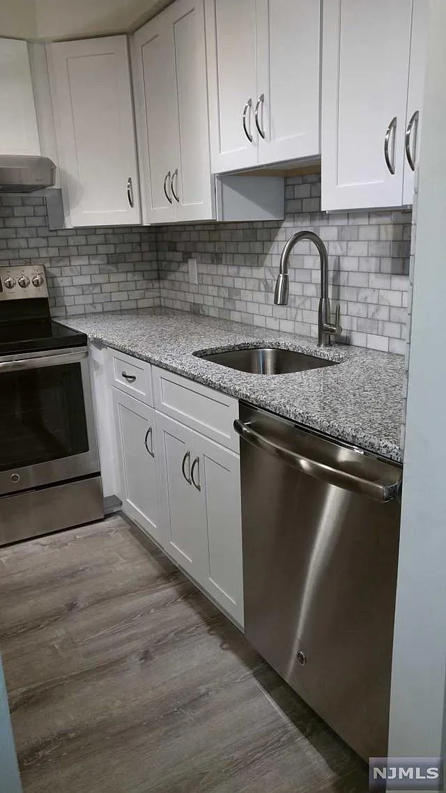 1 bed, 750 sqft, $2,000 — Photo 2