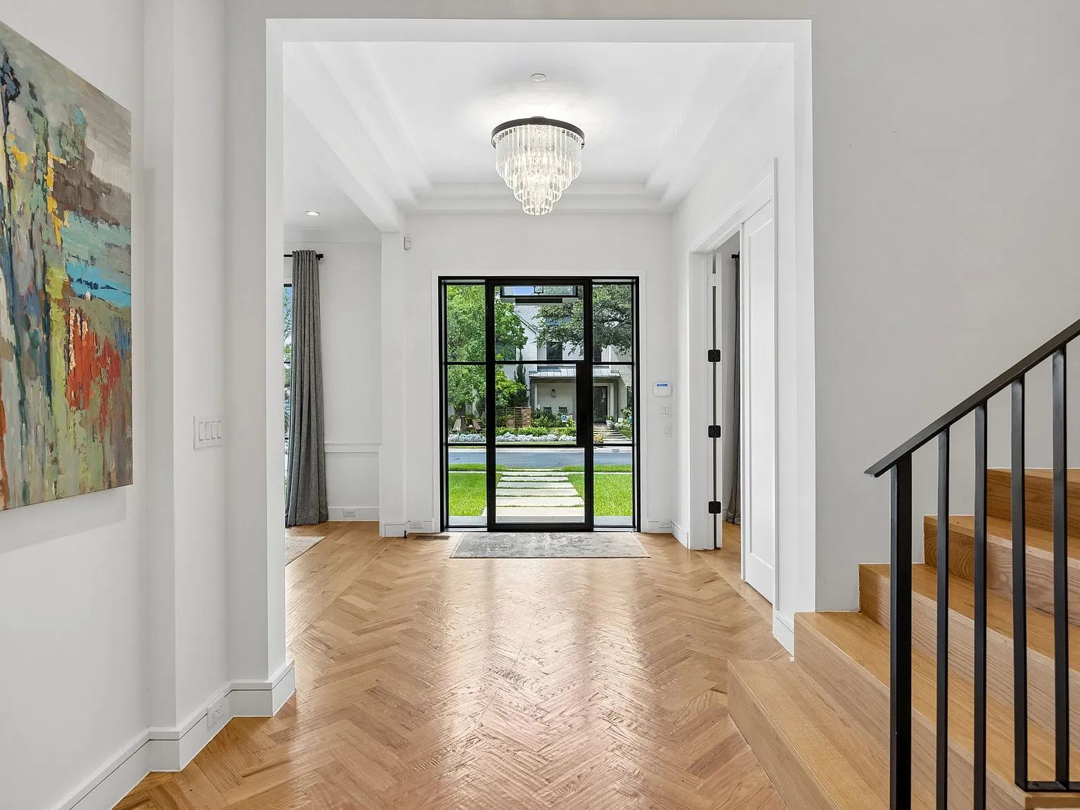 6 bed, 6.5 bath, 4807 sqft, $14,000 — Photo 3