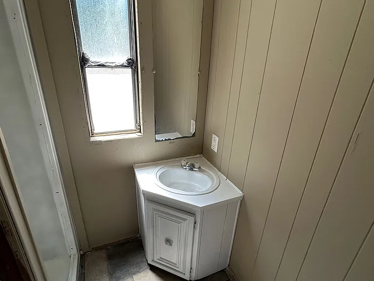 4502 E Old Marion Hwy #7 — Photo 5