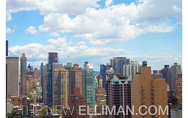 Sold by Douglas Elliman | media 24