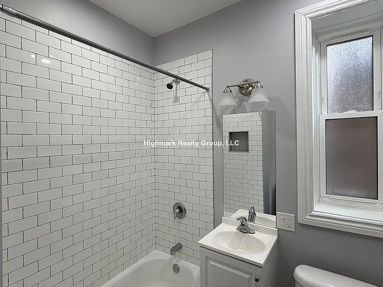 6259 N Lakewood Ave #1 — Photo 7