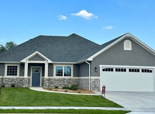 2225 Stonegate Dr, Nevada, MO 64772