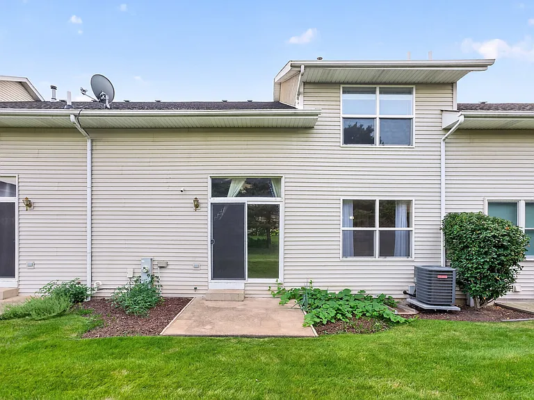 1110 Rose Dr — Photo 34