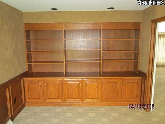 4th image of 3915 N Shore Dr