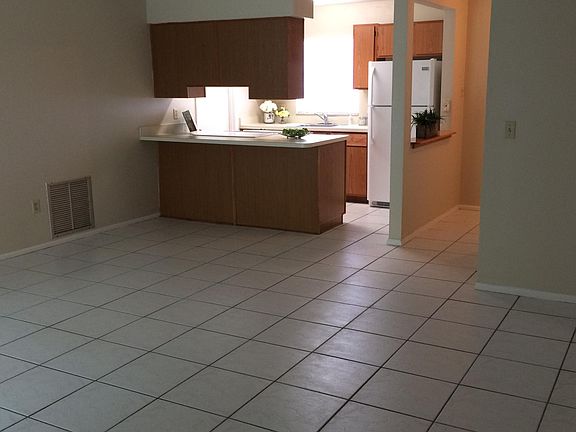 3rd image of 1457 Portola Ave