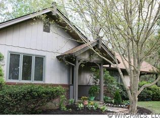 219 Ray Hill Rd, Mills River, NC 28759