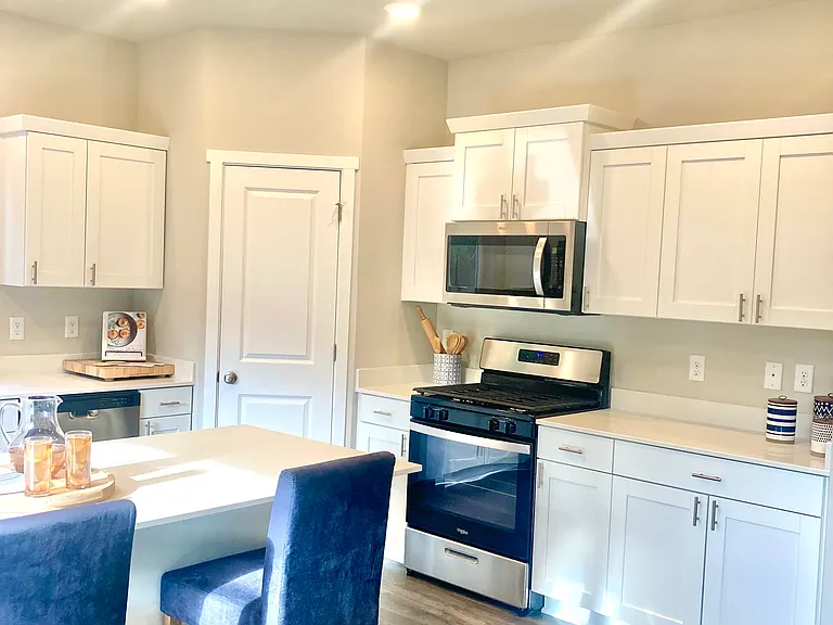 1490 SW Pendleton Way — Photo 6