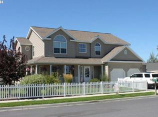 975 Petry Ln, Baker City, OR 97814