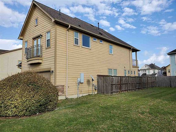 2nd image of 2620 Cedar Springs Ln
