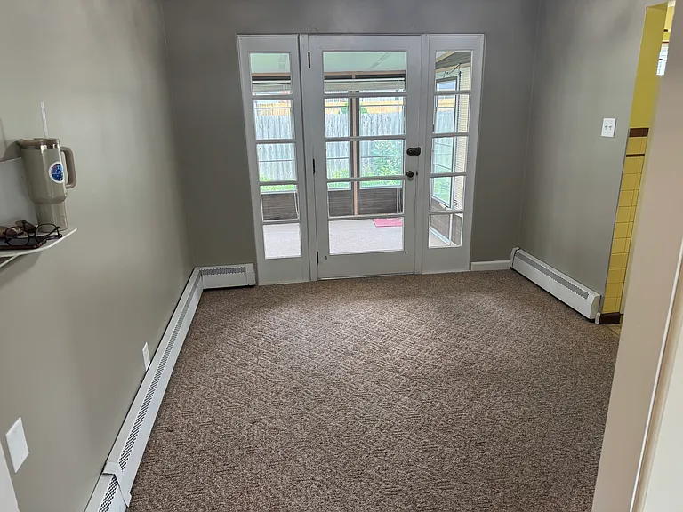212 N Ottawa Ave — Photo 6
