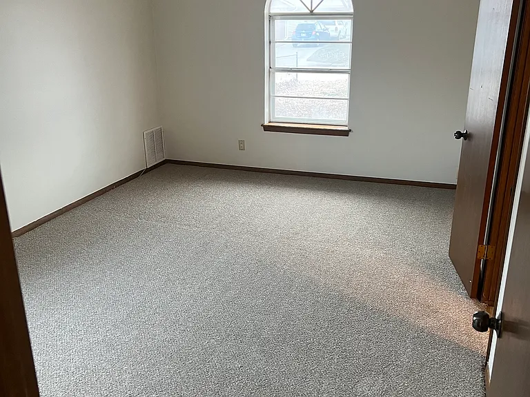 2914 W Pine Ave — Photo 9