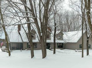 21 Daniels Farm Rd, Gem Lake, MN 55110
