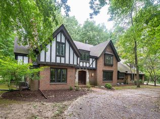 15300 Brojan Dr, Elm Grove, WI 53122