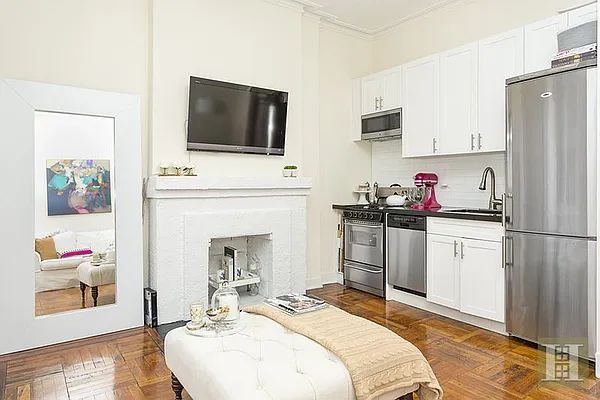 Rented by Halstead Real Estate | media 29