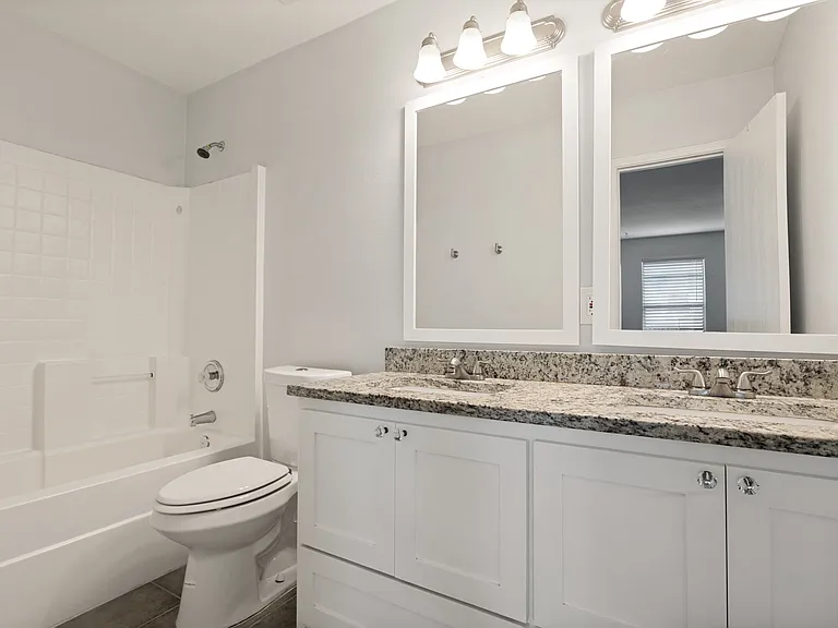 708 Claiborn Ln — Photo 6