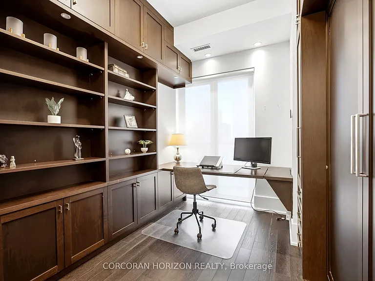 300 Front St W #4403 — Photo 24
