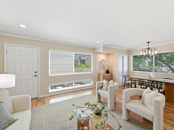 2nd image of 1919 Alameda De Las Pulgas APT 130