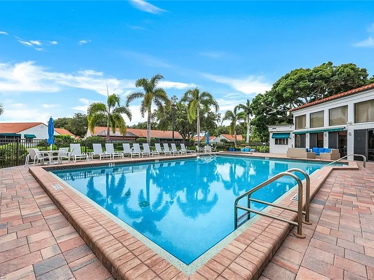 631 Beachwalk Cir #F-204 — Photo 21