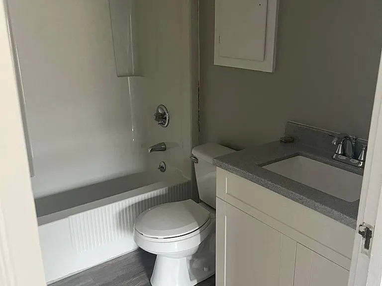413 Green St — Photo 25