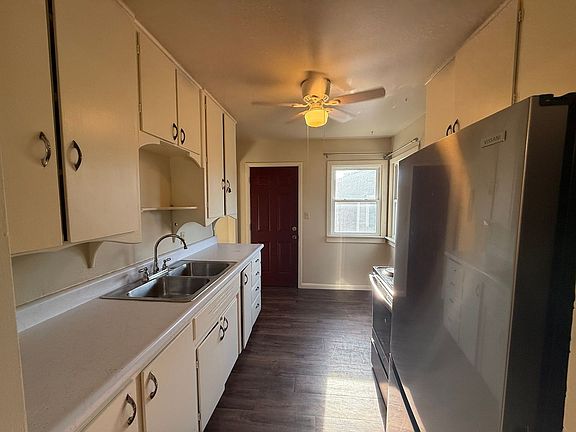4th image of 1113 Avenue F