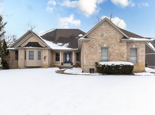 13259 Harborview Dr, Linden, MI 48451