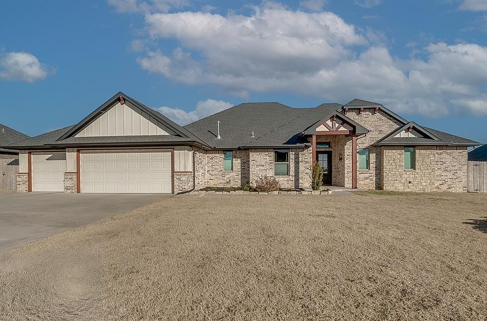 1st image of 3829 Eastridge Cir NE