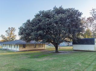 5511 Carriage Trails Dr, Mont Belvieu, TX 77523