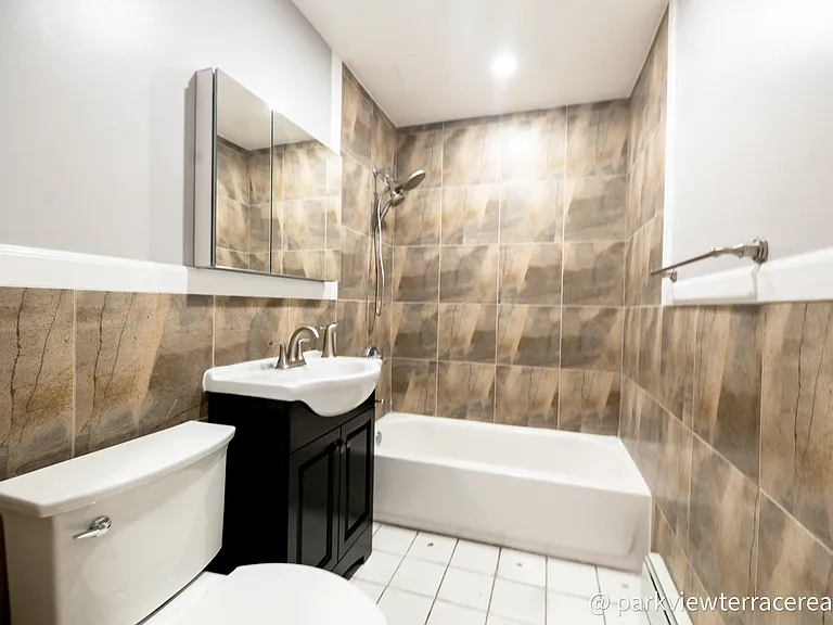 1255 Pacific St #1 — Photo 8