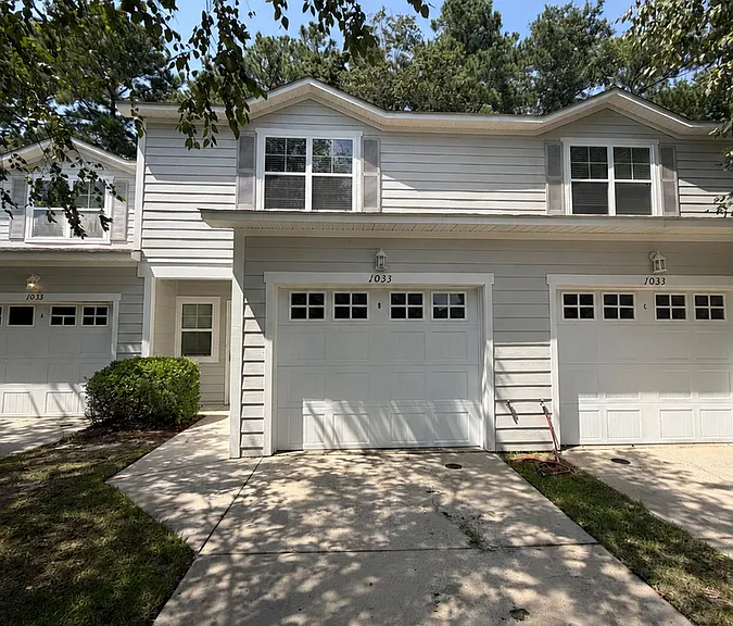 1033 Masons Place Cir #B — Photo 2
