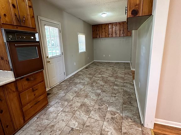 5th image of 1414 Wells Ave SE