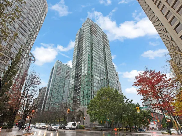 1200 Georgia St W #1203, Vancouver, BC V6E 4R2