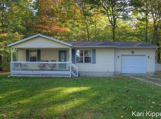4554 S Tanager Ln, Newaygo, MI