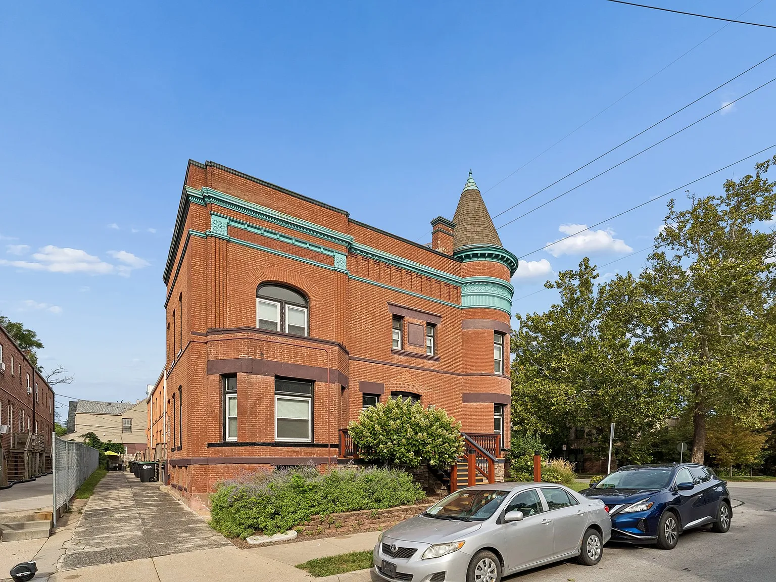 3 bed, 2069 sqft, $2,400 — Photo 3
