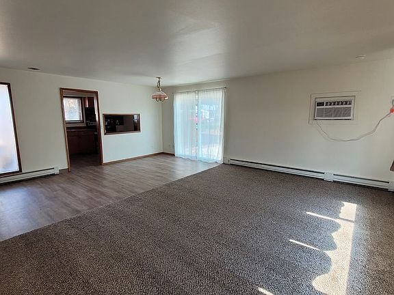 4th image of 207-209 Carswell Dr