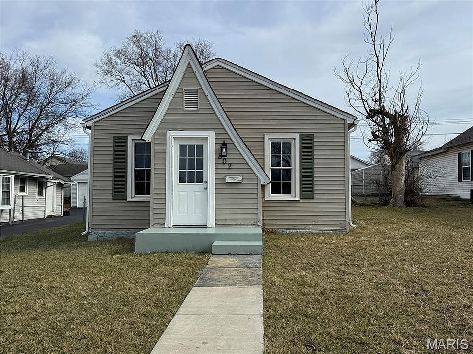 1st image of 802 N Desloge Dr