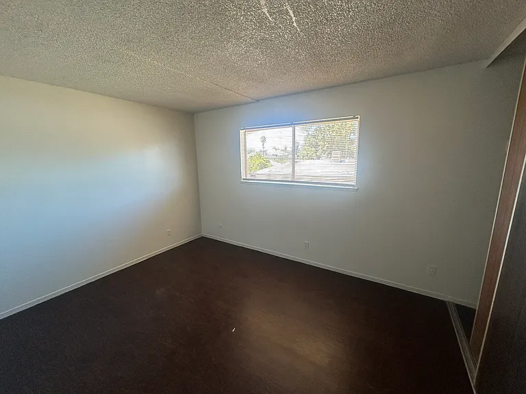 Glenn Apartments — Photo 4