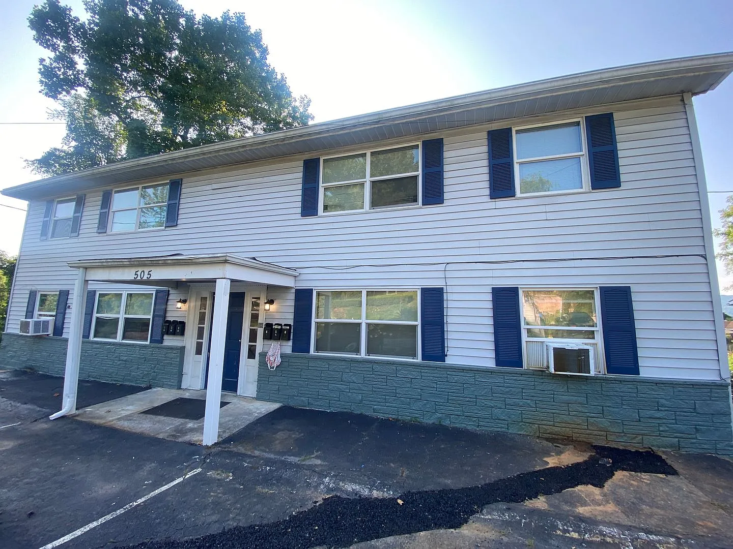 505 Stanley Ave — Photo 1