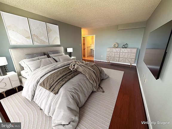 2nd image of 3701 S George Mason Dr Unit 2306N