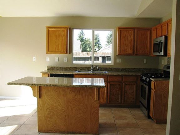 3rd image of 1821 Longdon Dr