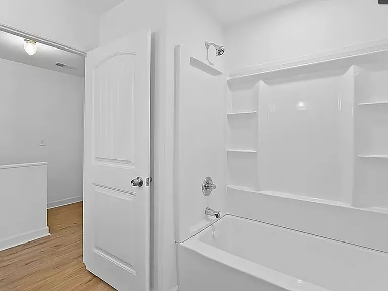 100 Parkstone Dr — Photo 7