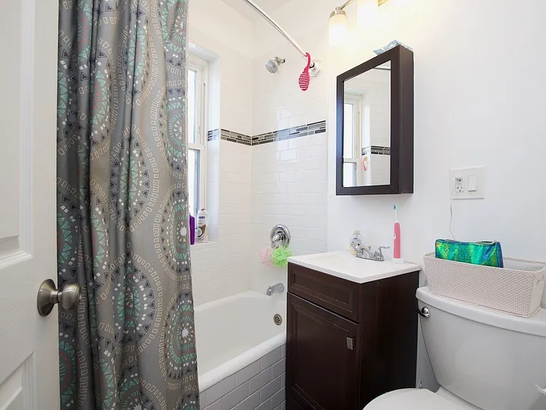 4226 N Clark St #2 — Photo 14