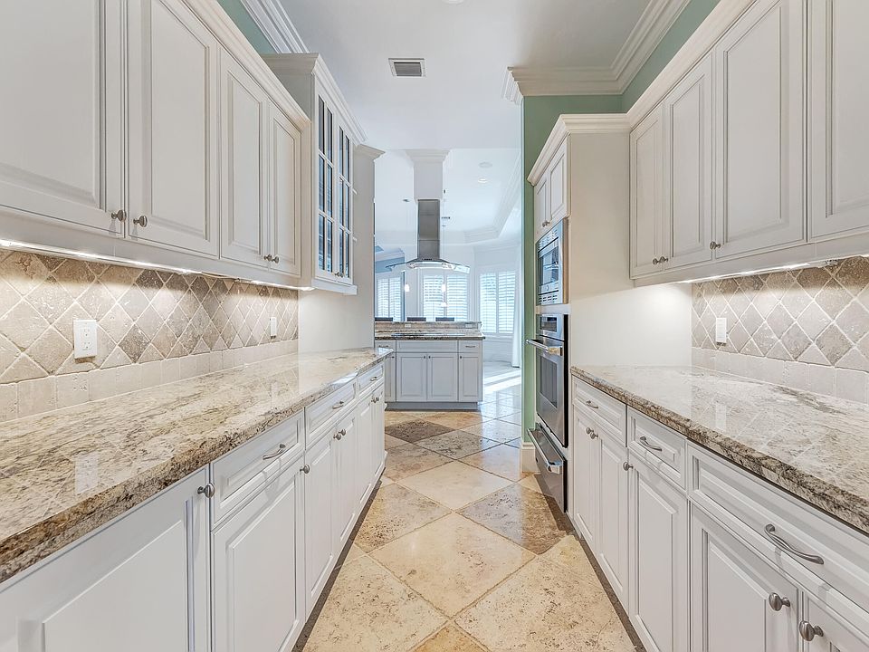 1st image of 702 Gardenia Terrace