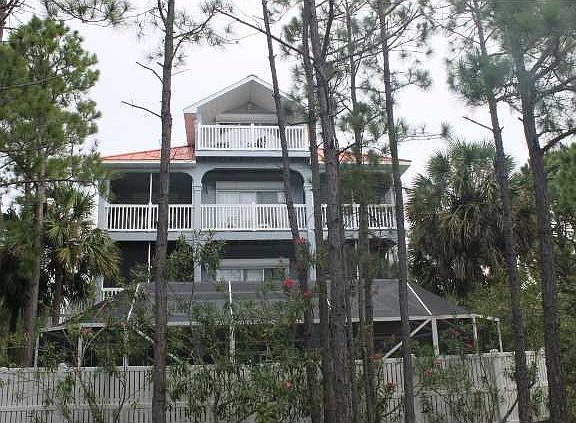 4th image of 2100 Dolphin Ct E