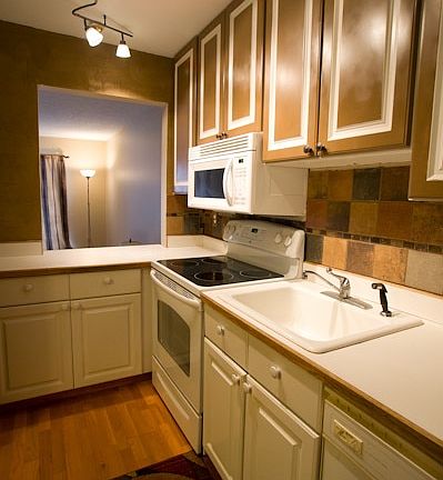 4th image of 4120 Parklawn Ave APT 125