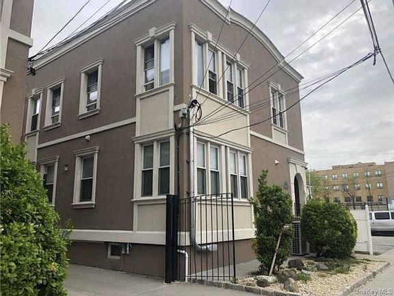 3rd image of 40-15 214th Pl Unit 2R
