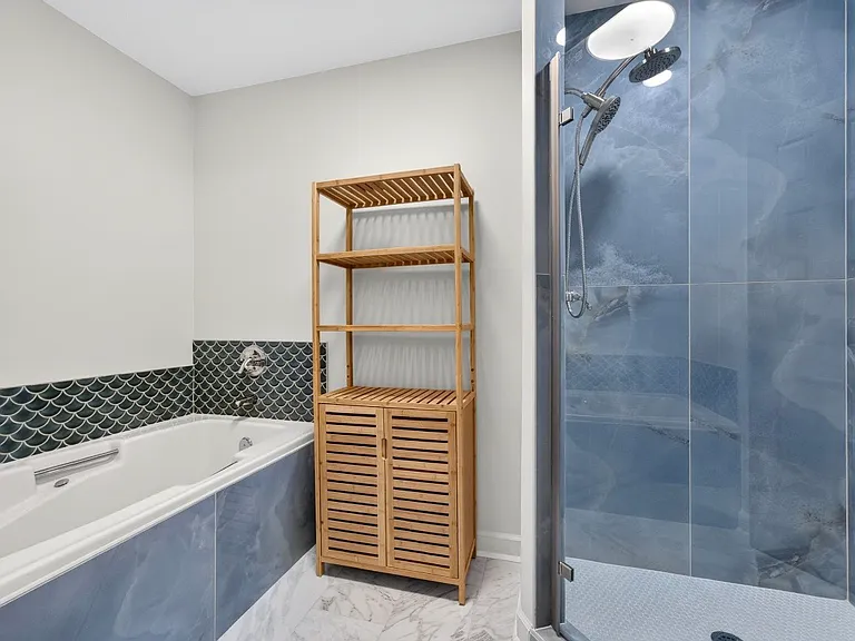 104 Exeter Ct — Photo 18