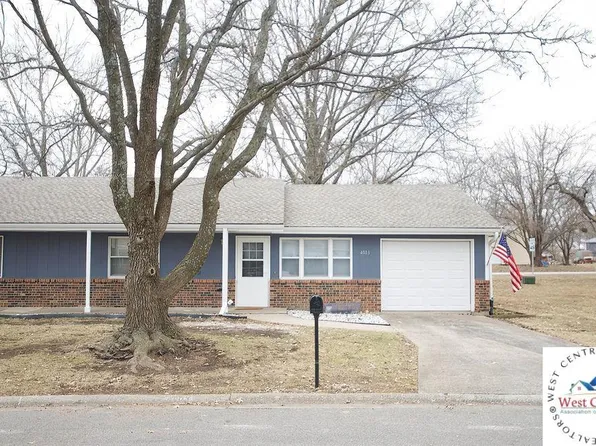 4003 Southlake Cir, Sedalia, MO 65301