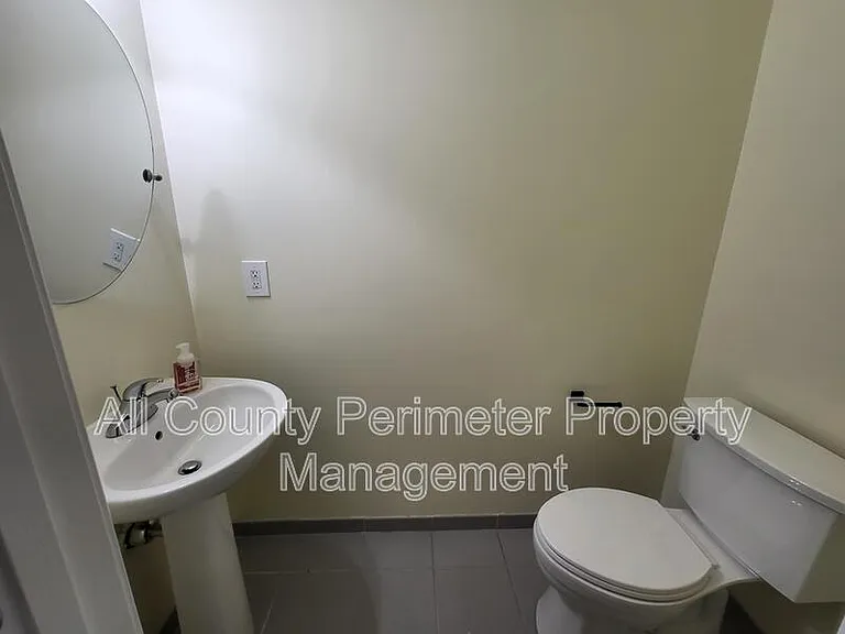 560 Dutch Valley Rd NE #2205 — Photo 8