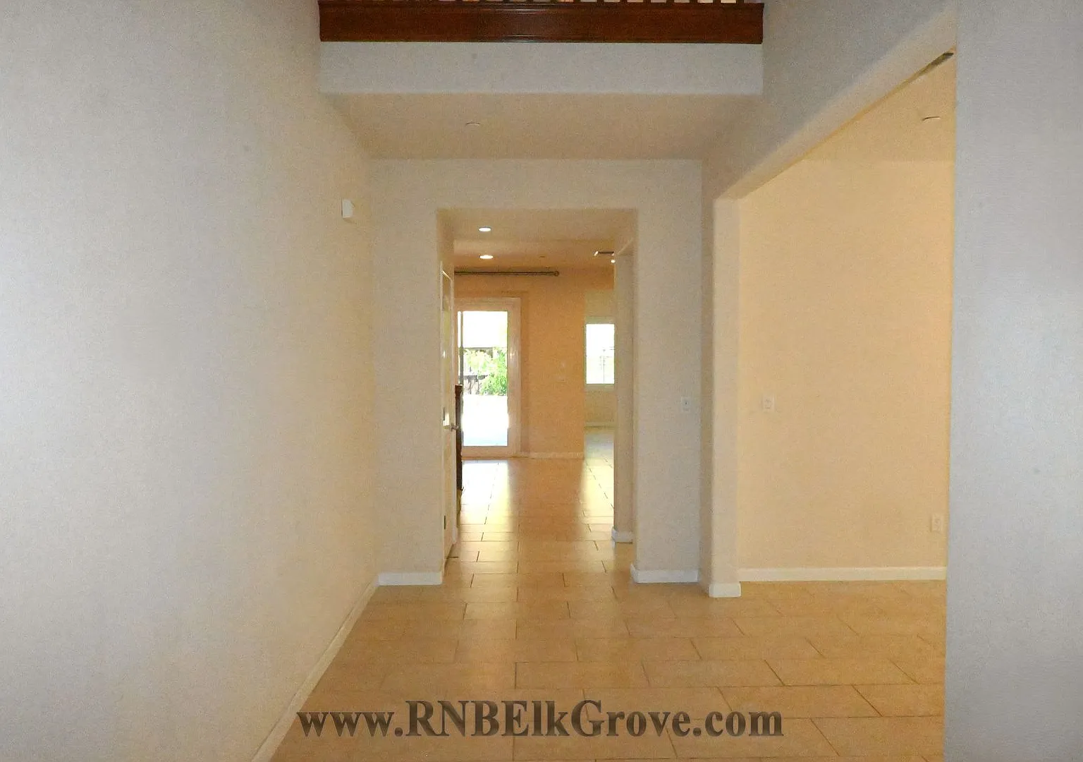 4 Bed/3.5 Bath Home in Elk Grove! - Resident Benefit Package Property — Photo 3