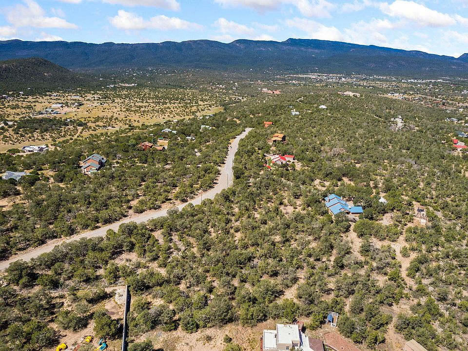 1st image of 7 Oakmont Ridge Rd